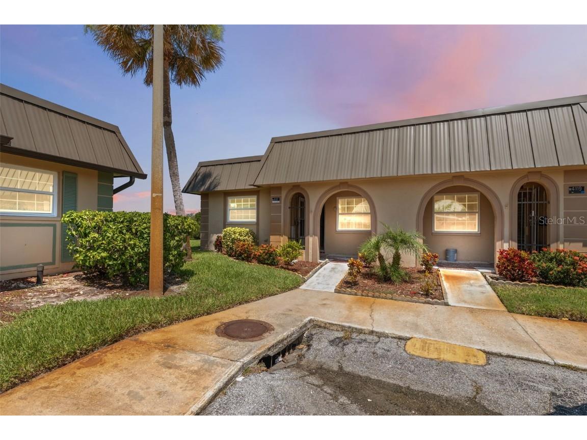 4117 Stratford Drive #4117 New Port Richey FL 34652 W7877732 image1