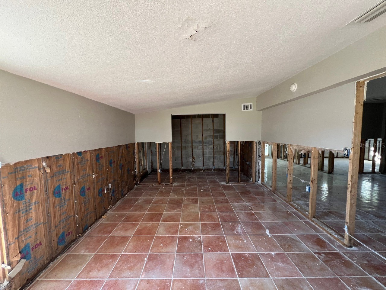 4118 Carson Street NE Saint Petersburg FL 33703 TB8467342 image2