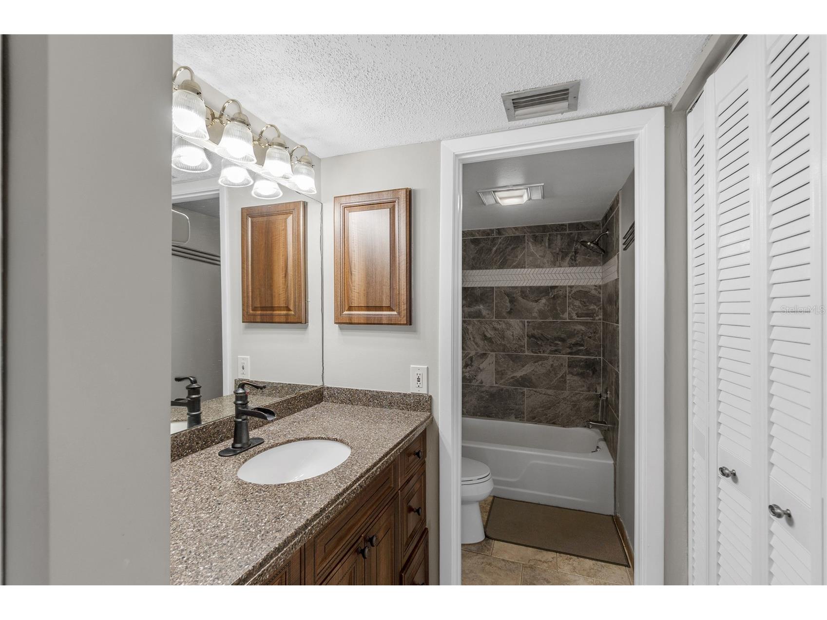 4119 61st Avenue Terrace W #102 Bradenton FL 34210 A4692329 image17