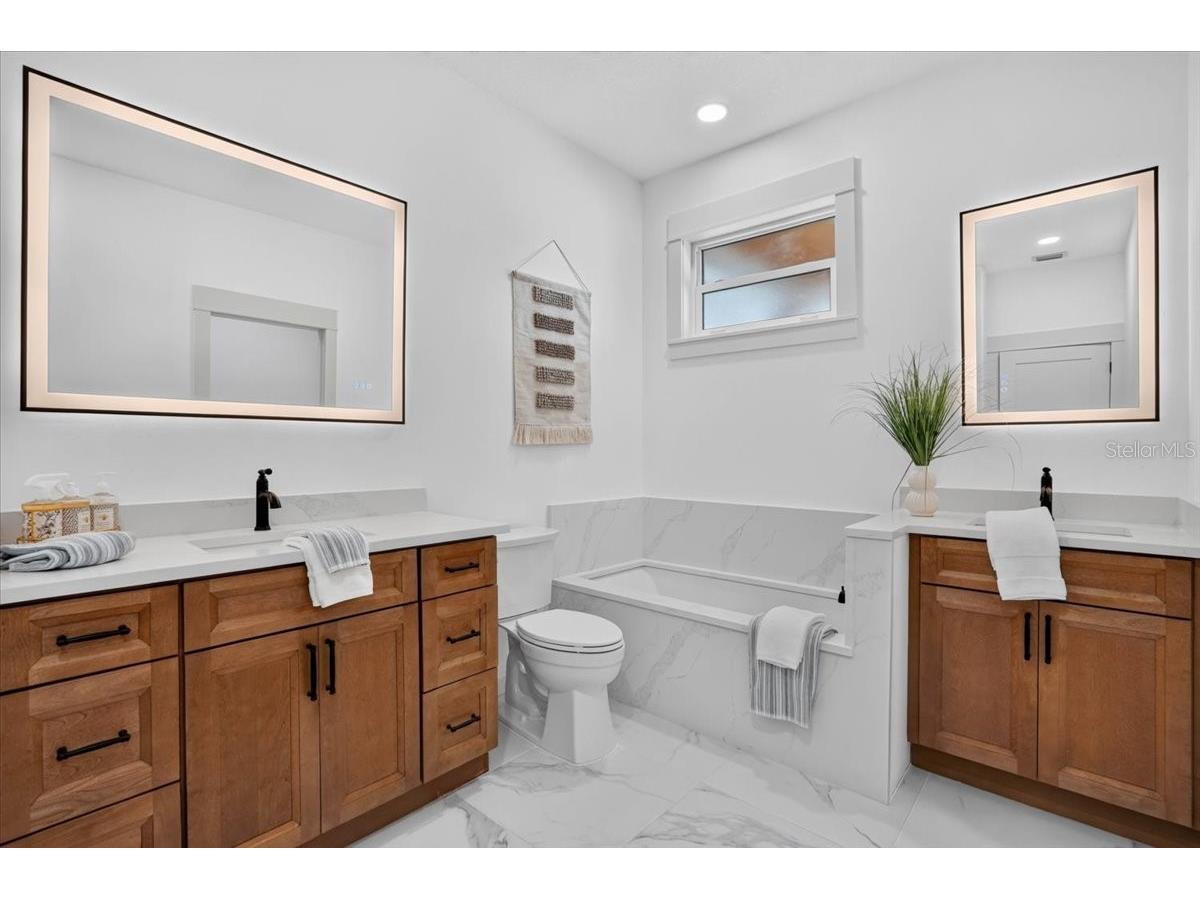 412 17th Avenue W Palmetto FL 34221 A4697674 image17
