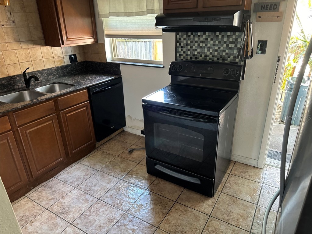 412 73rd Avenue Saint Pete Beach FL 33706 TB8430042 image3