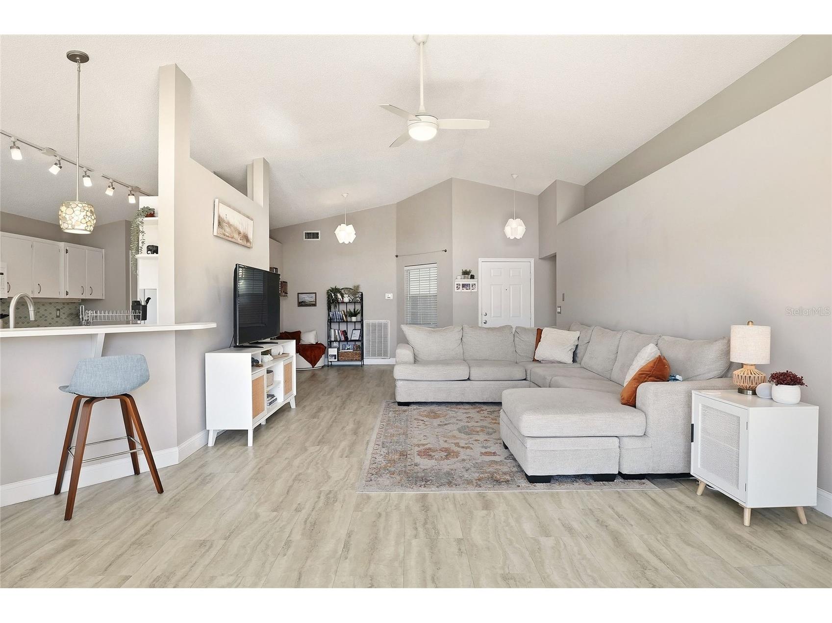 412 Emerald Cove Loop Lakeland FL 33813 L4958355 image4