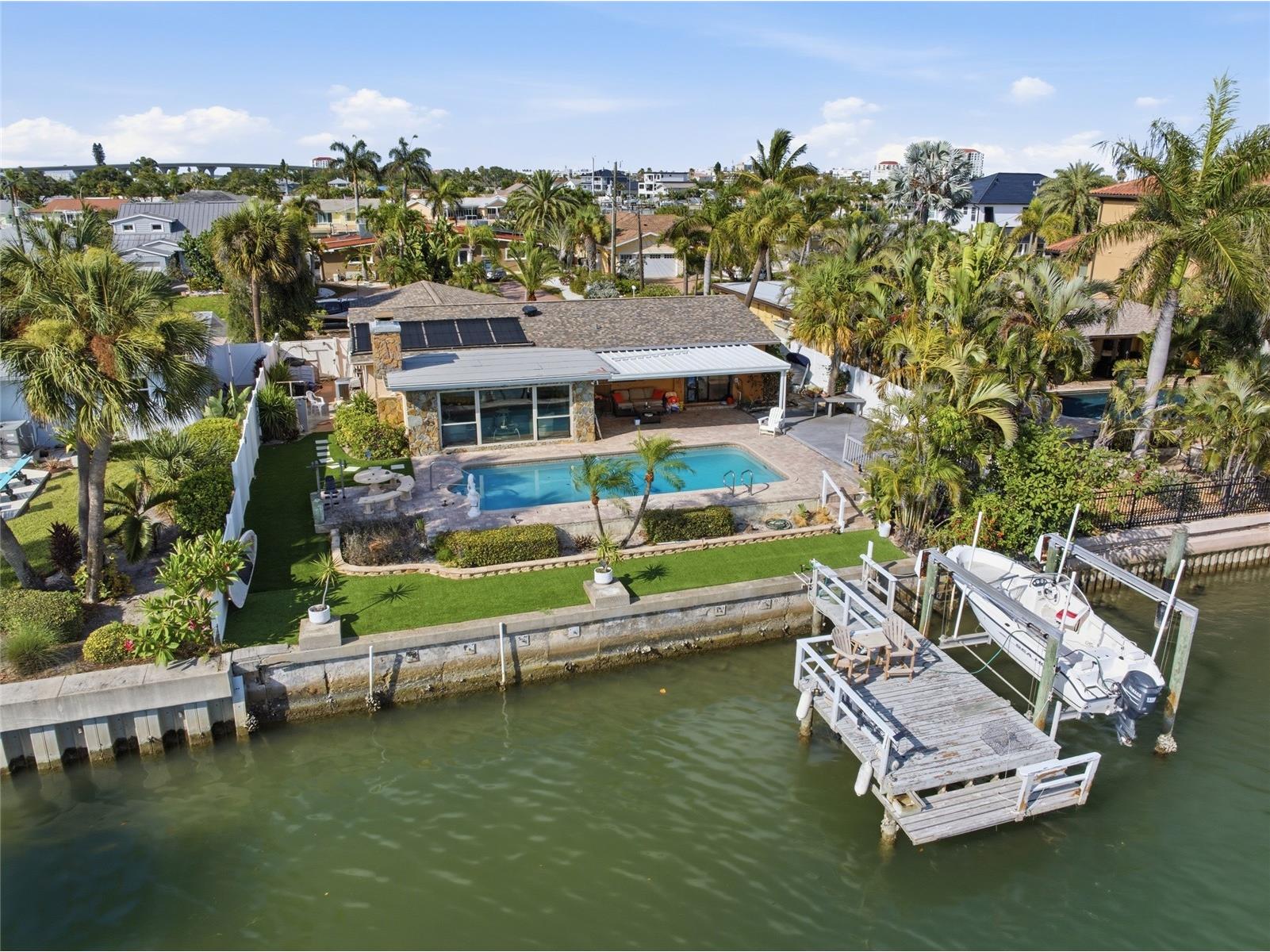 412 Hermosita Drive Saint Petersburg FL 33706 TB8527042 image1