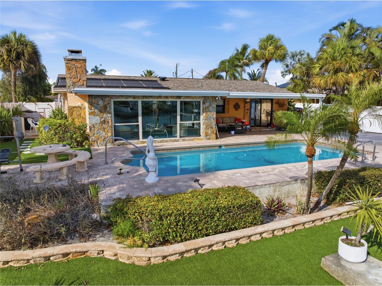 412 Hermosita Drive Saint Petersburg FL 33706 TB8527042 image2