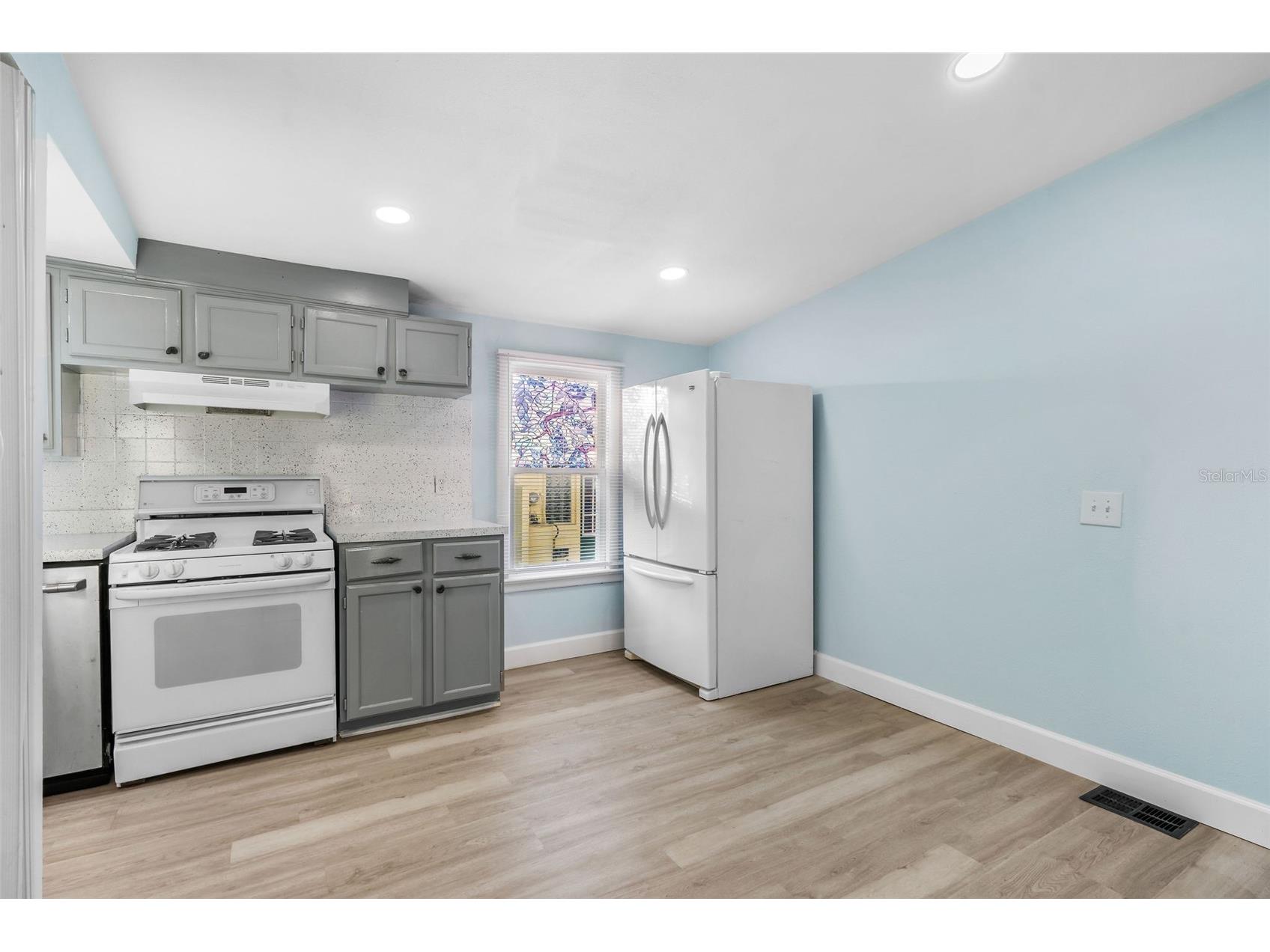 412 Pleasant Street Clearwater FL 33755 TB8499057 image3