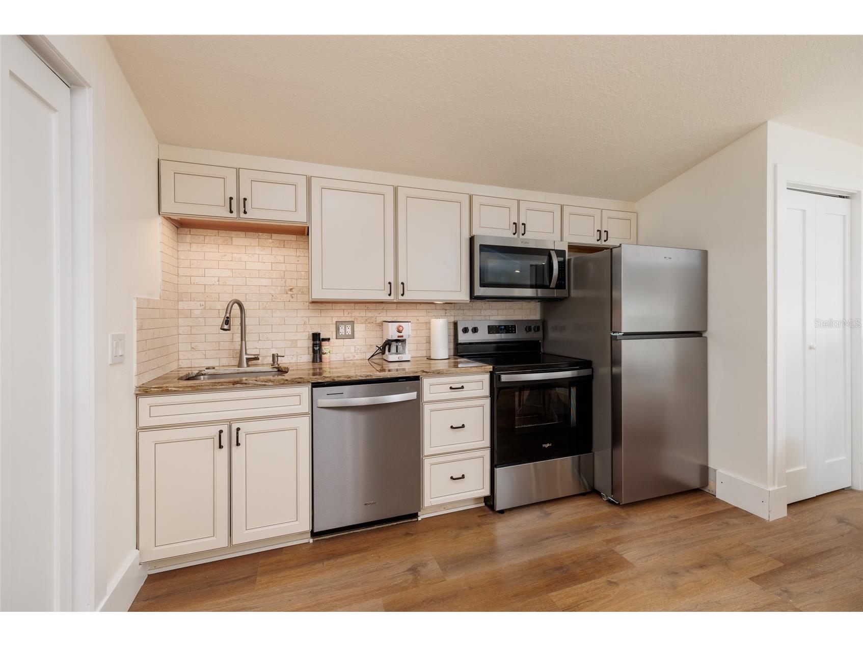 412 Shore Drive E Oldsmar FL 34677 TB8512698 image60