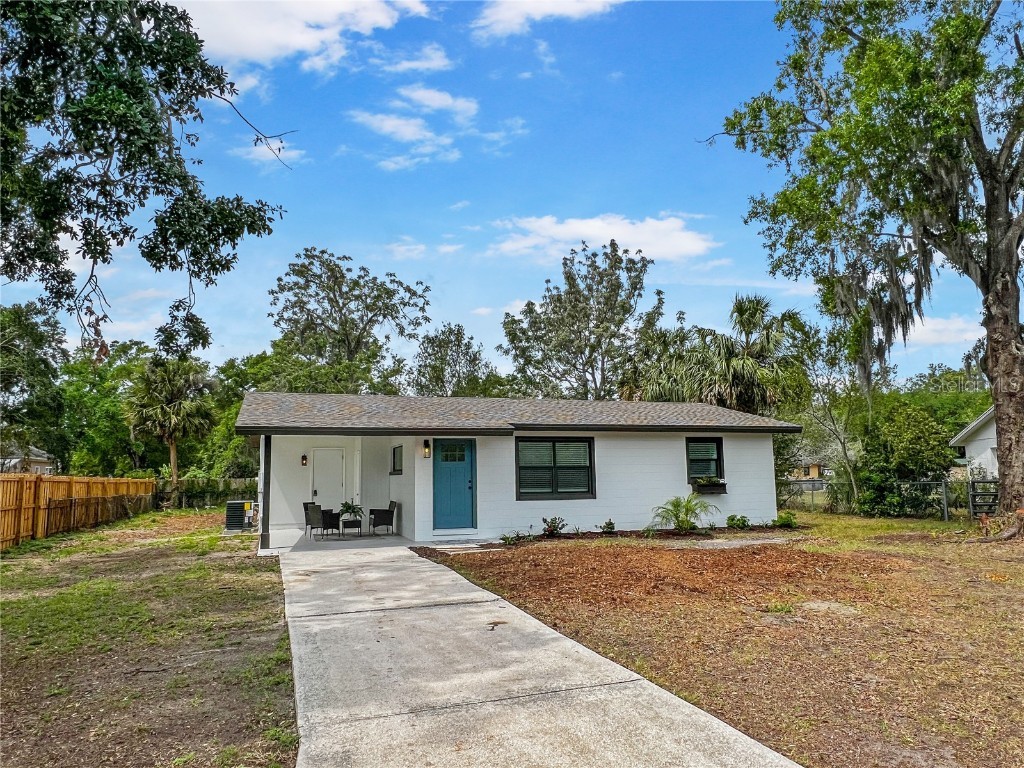 412 Sunny Court Fruitland Park FL 34731 G5095141 image1