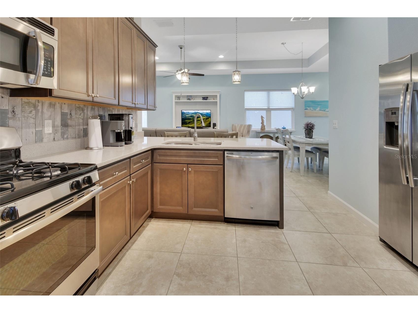 412 Tisbury Court Deland FL 32724 V4948420 image15