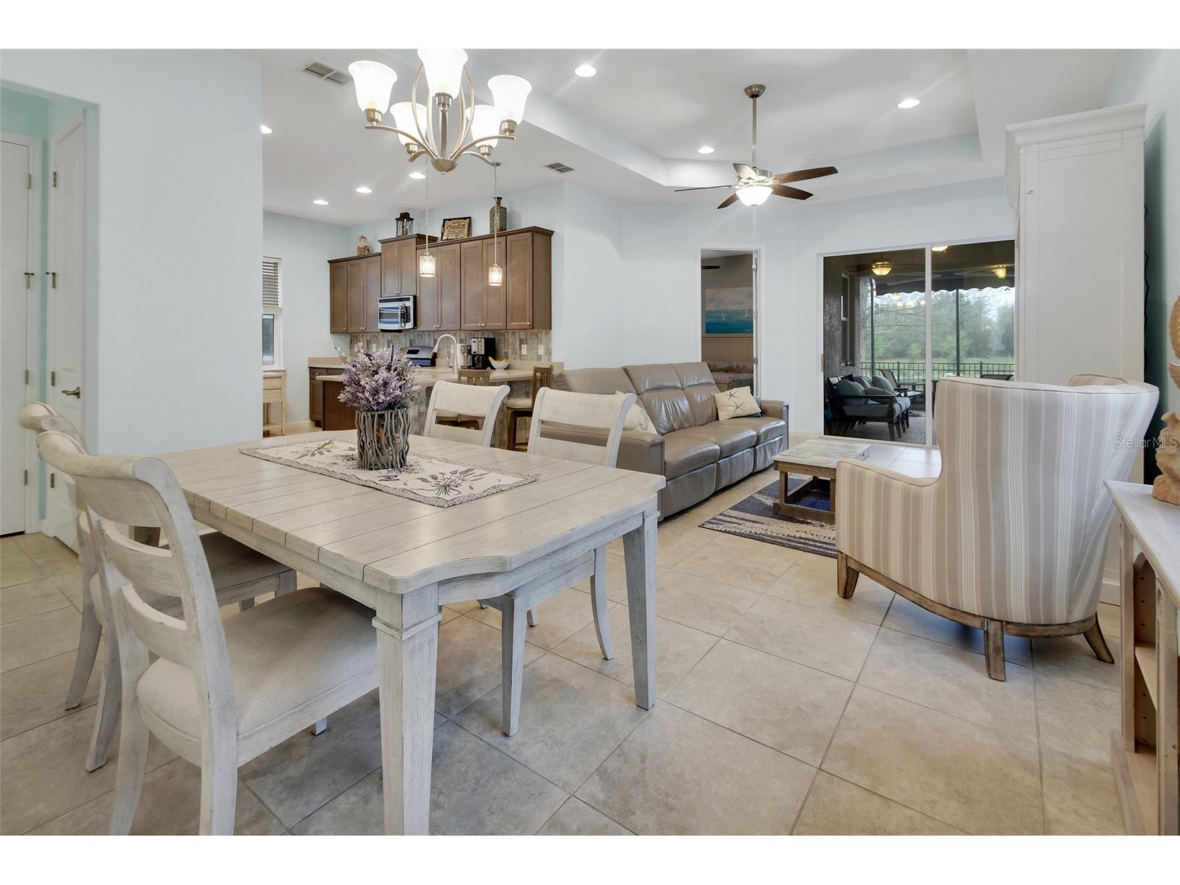 412 Tisbury Court Deland FL 32724 V4948420 image2