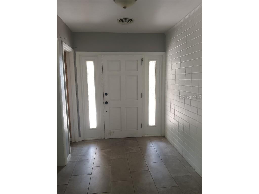 412 W Lake Summit Drive Winter Haven FL 33884 TB8451562 image2