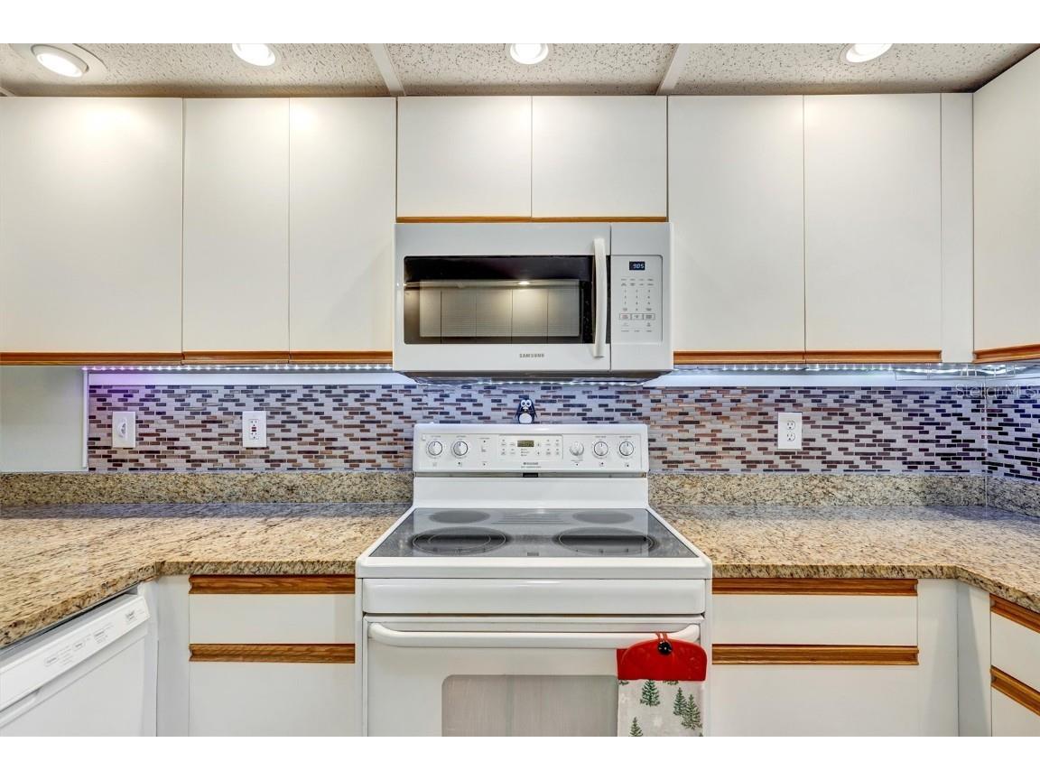 4121 Vallarta Court #3006 Sarasota FL 34233 A4659390 image25