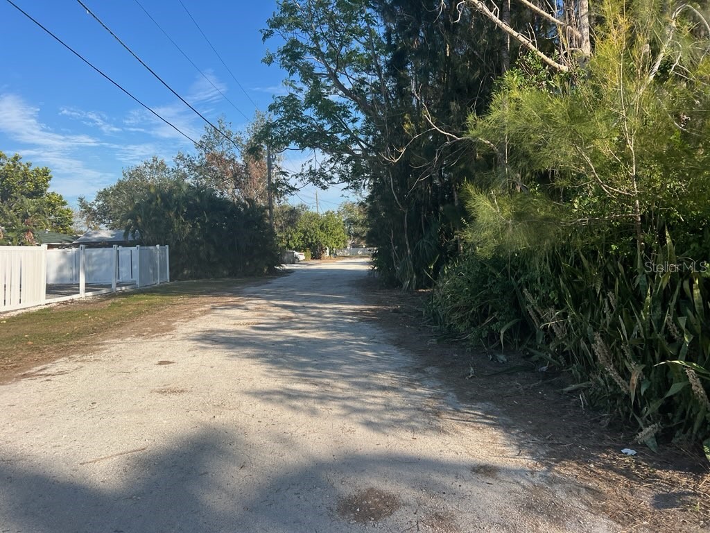 4122 N Lockwood Ridge Road Sarasota FL 34234 A4636342 image2