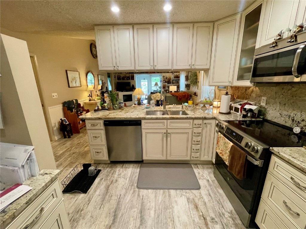 4123 3rd Avenue W Palmetto FL 34221 A4664308 image3