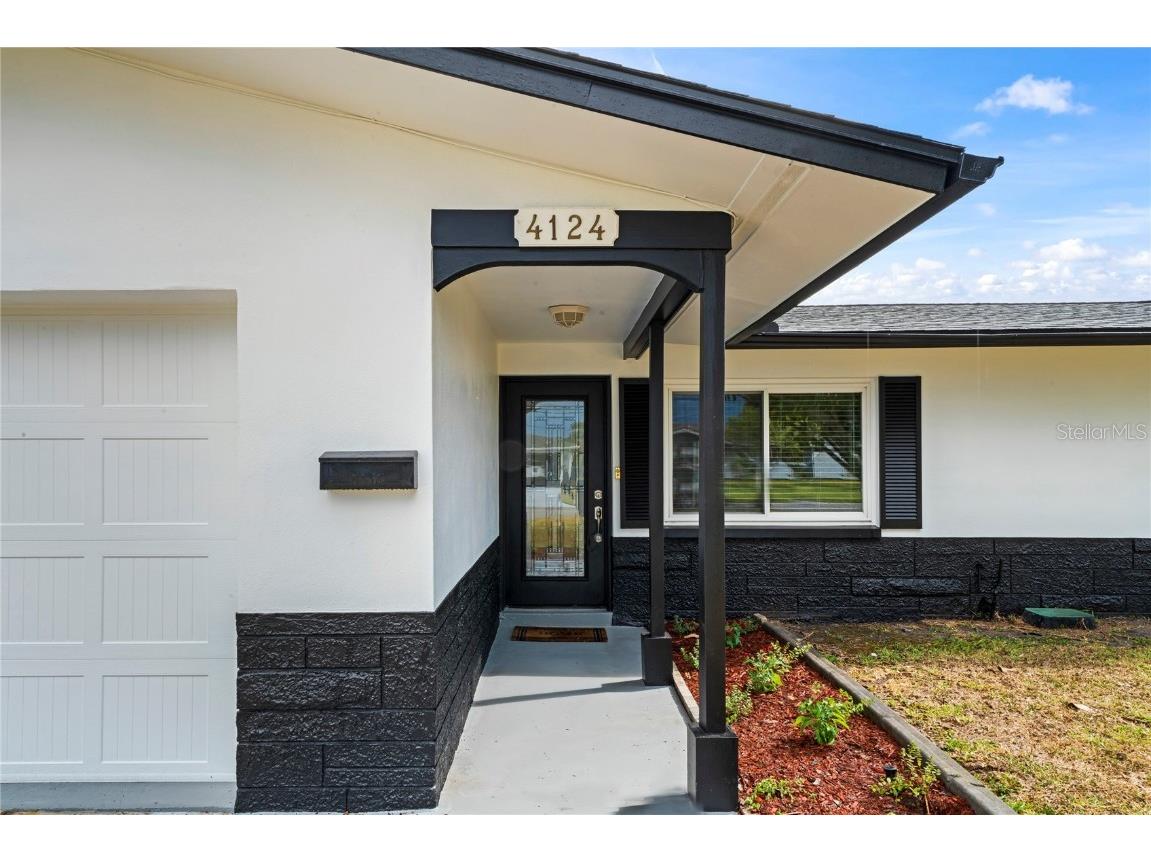 4124 Headsail Drive New Port Richey FL 34652 W7855300 image1