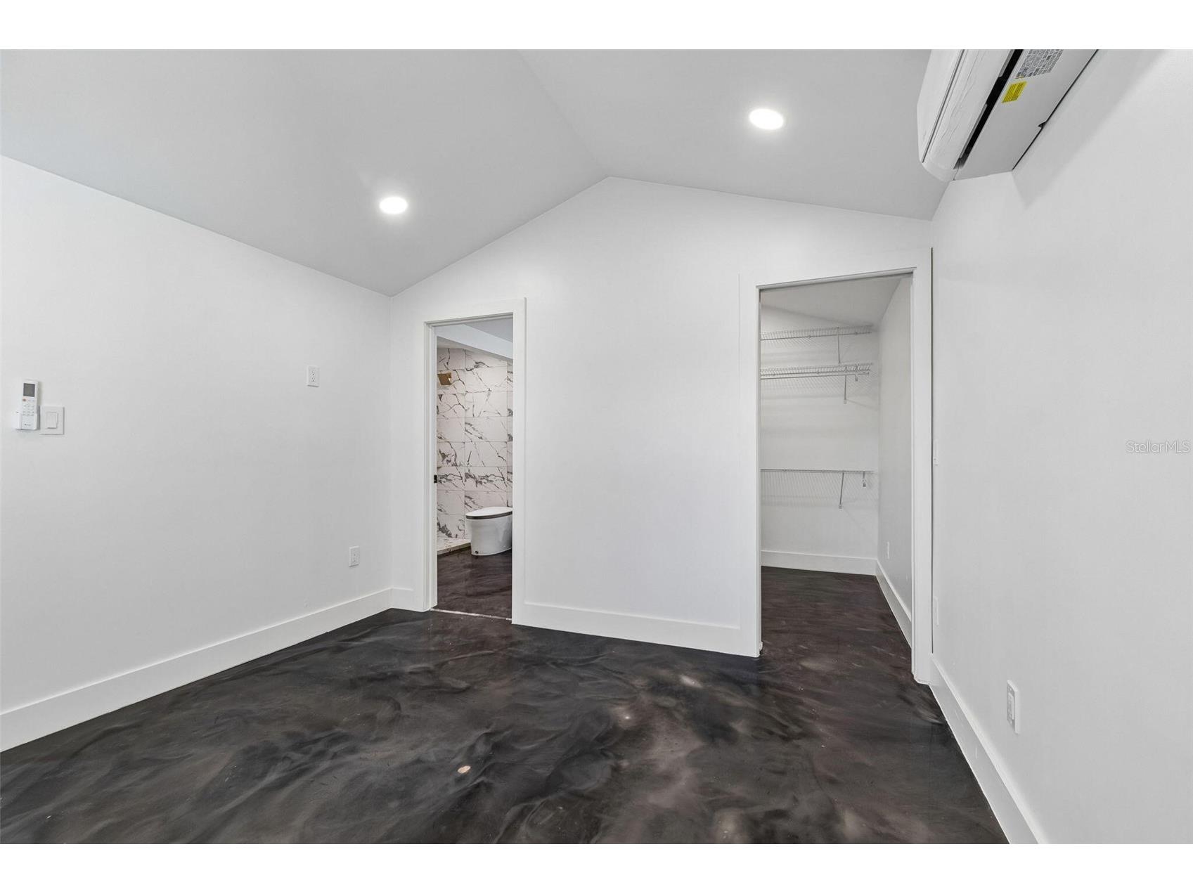 4125 Grove Saint Petersburg FL 33705 O6423685 image19