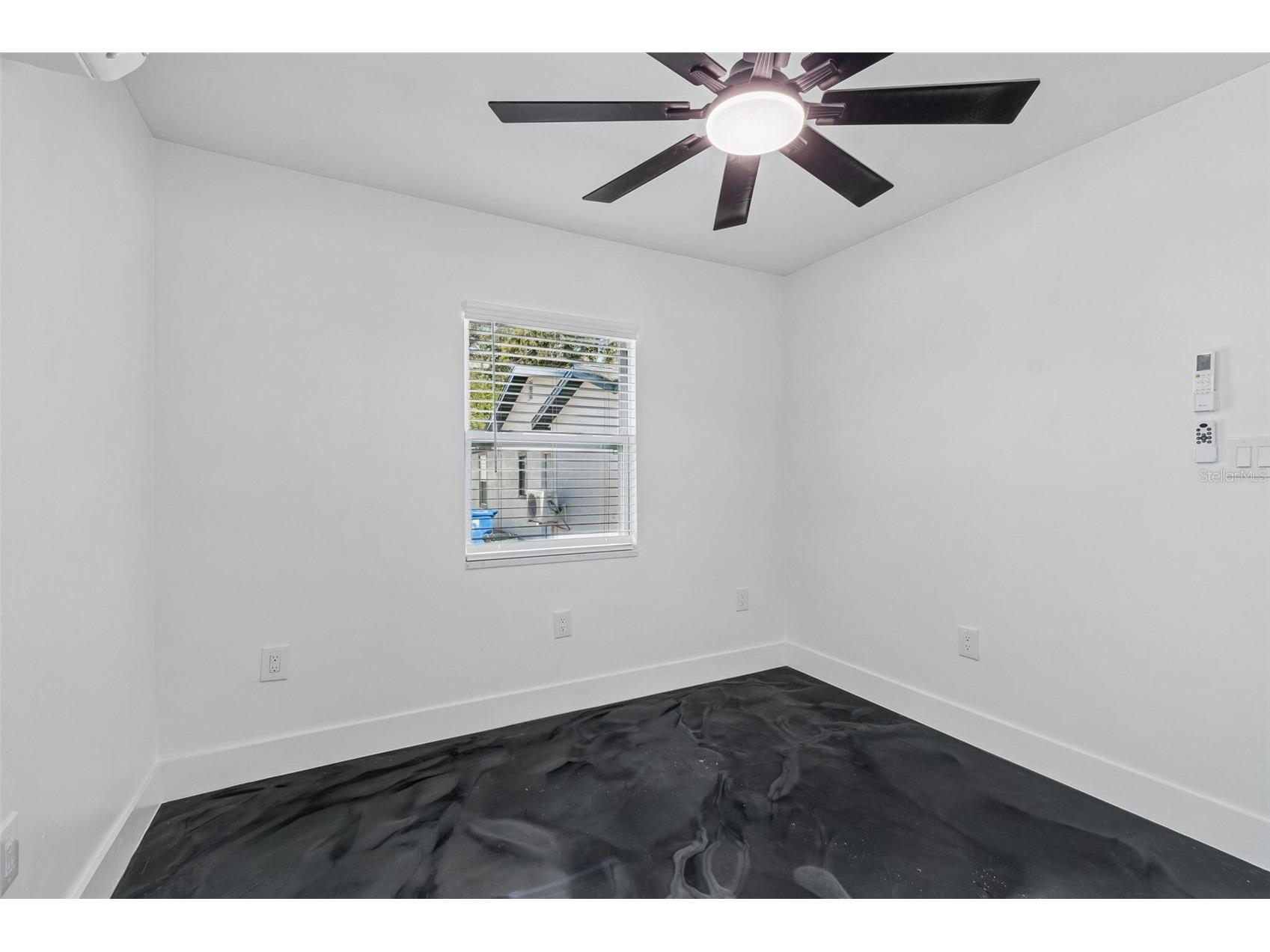 4125 Grove Saint Petersburg FL 33705 O6423685 image32