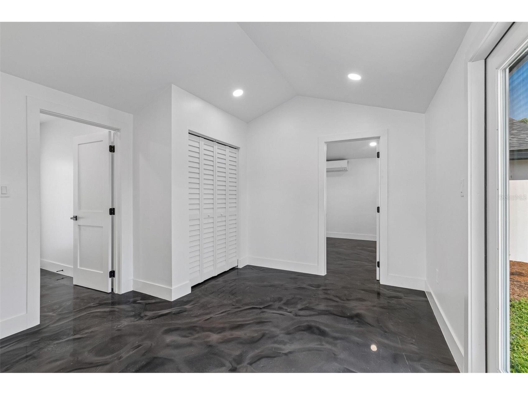 4125 Grove Saint Petersburg FL 33705 O6423685 image36
