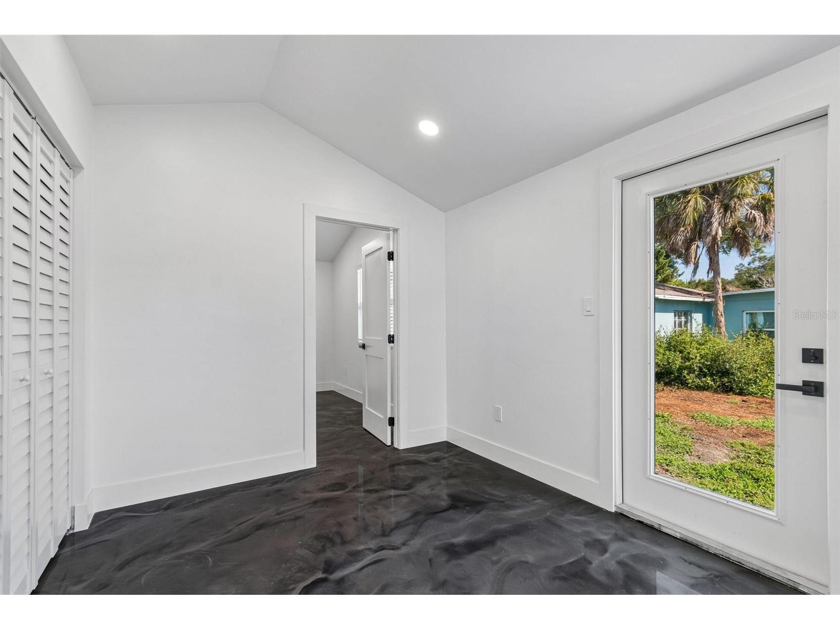 4125 Grove Saint Petersburg FL 33705 O6423685 image38