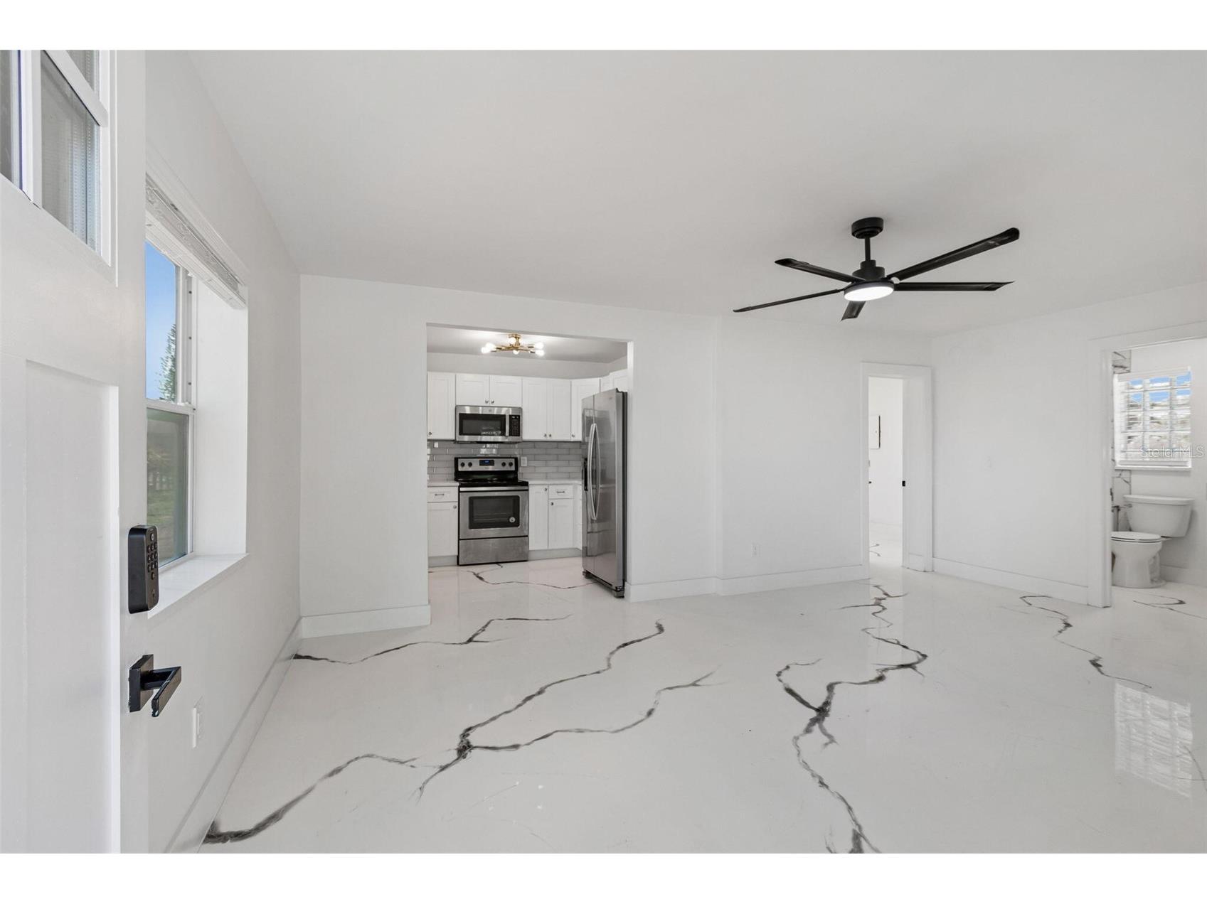 4125 Grove Saint Petersburg FL 33705 O6423685 image4