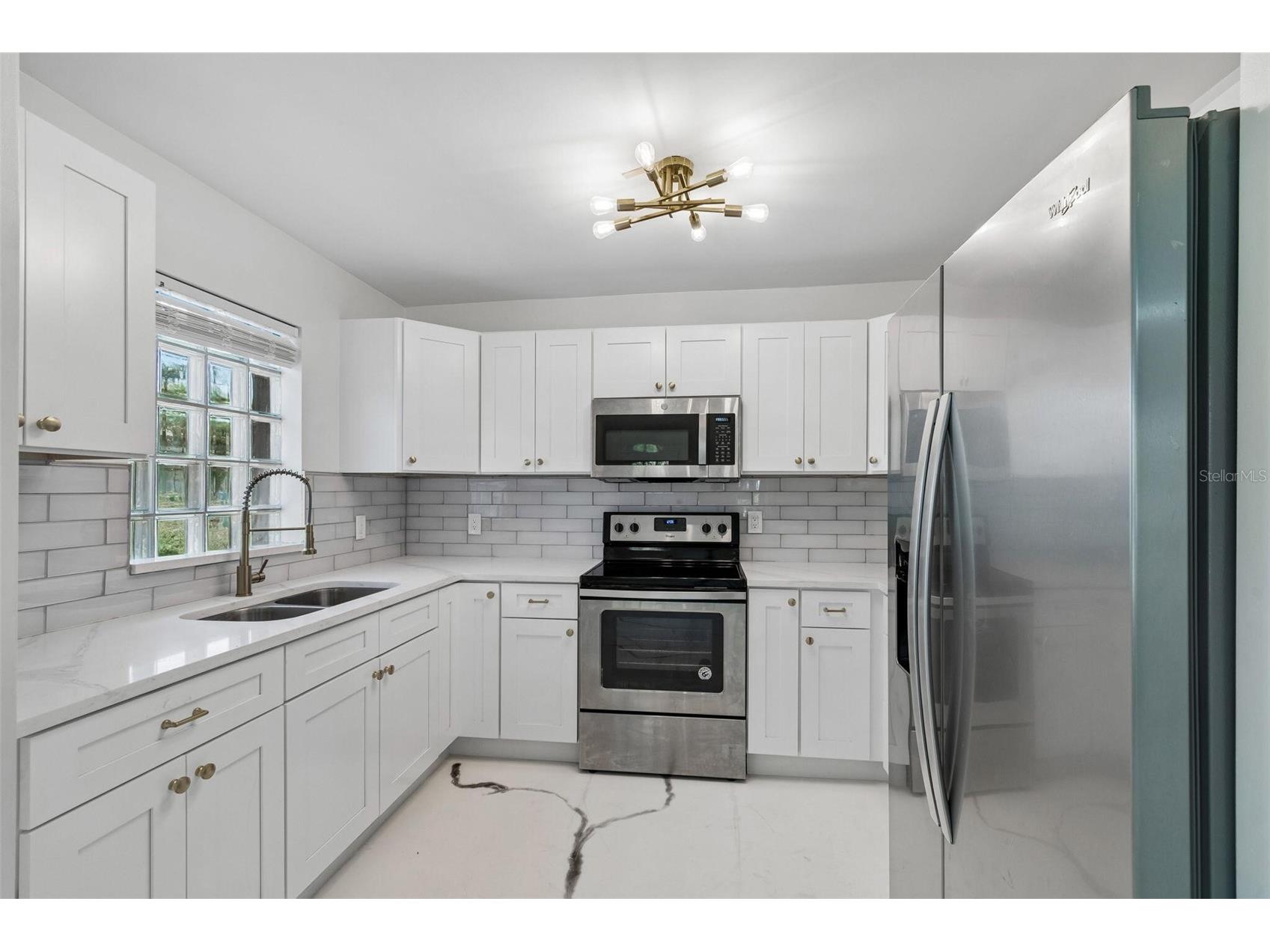 4125 Grove Saint Petersburg FL 33705 O6423685 image45