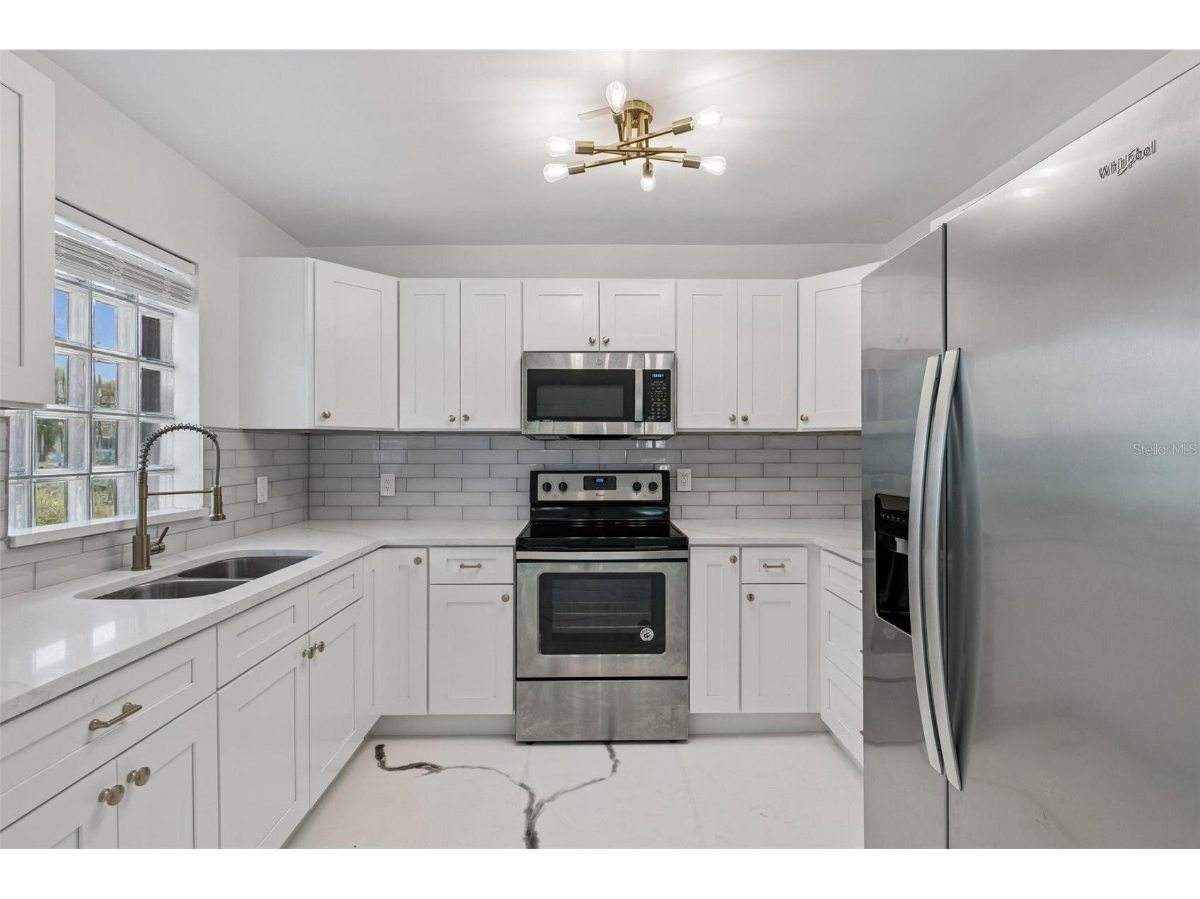 4125 Grove Saint Petersburg FL 33705 O6423685 image46