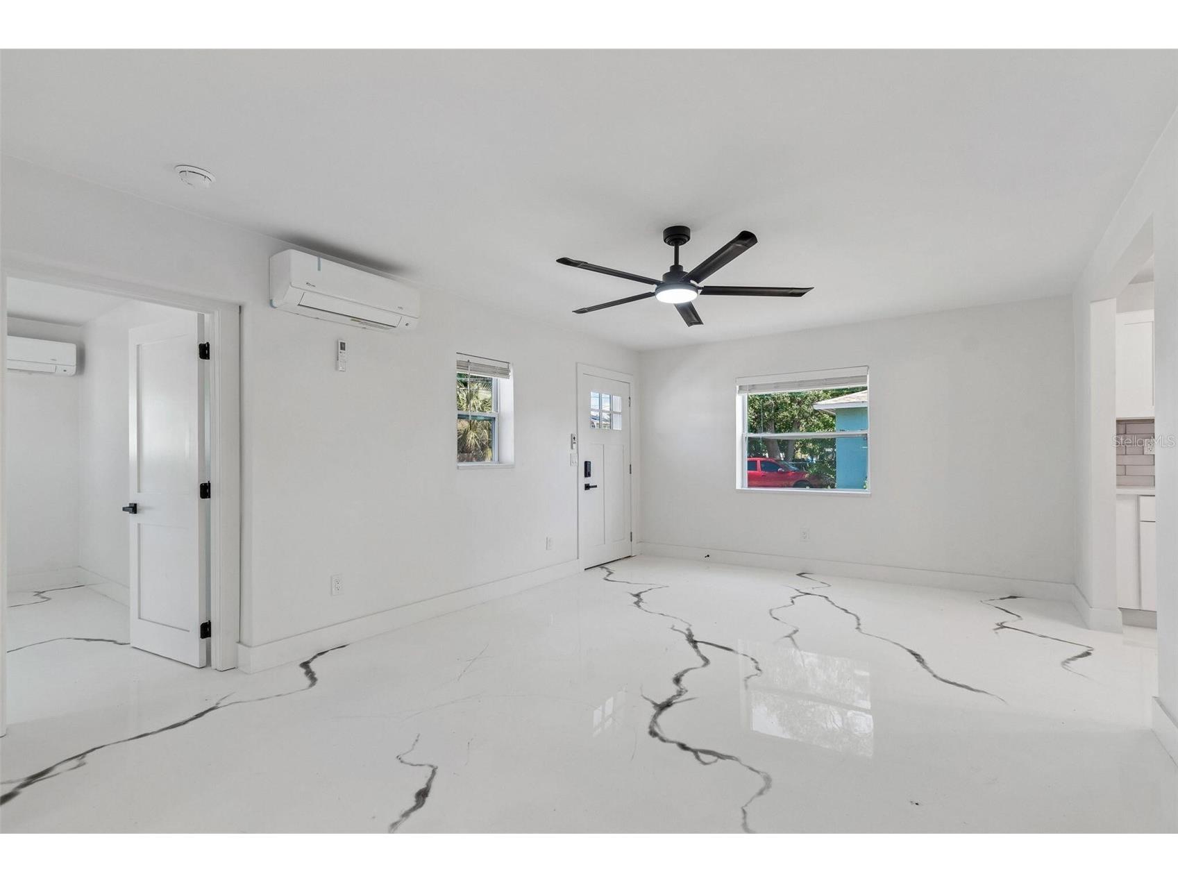 4125 Grove Saint Petersburg FL 33705 O6423685 image57
