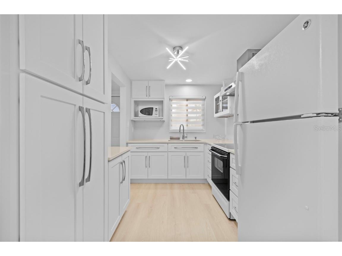 4126 Heron Way #B113 Bradenton FL 34205 A4639084 image3