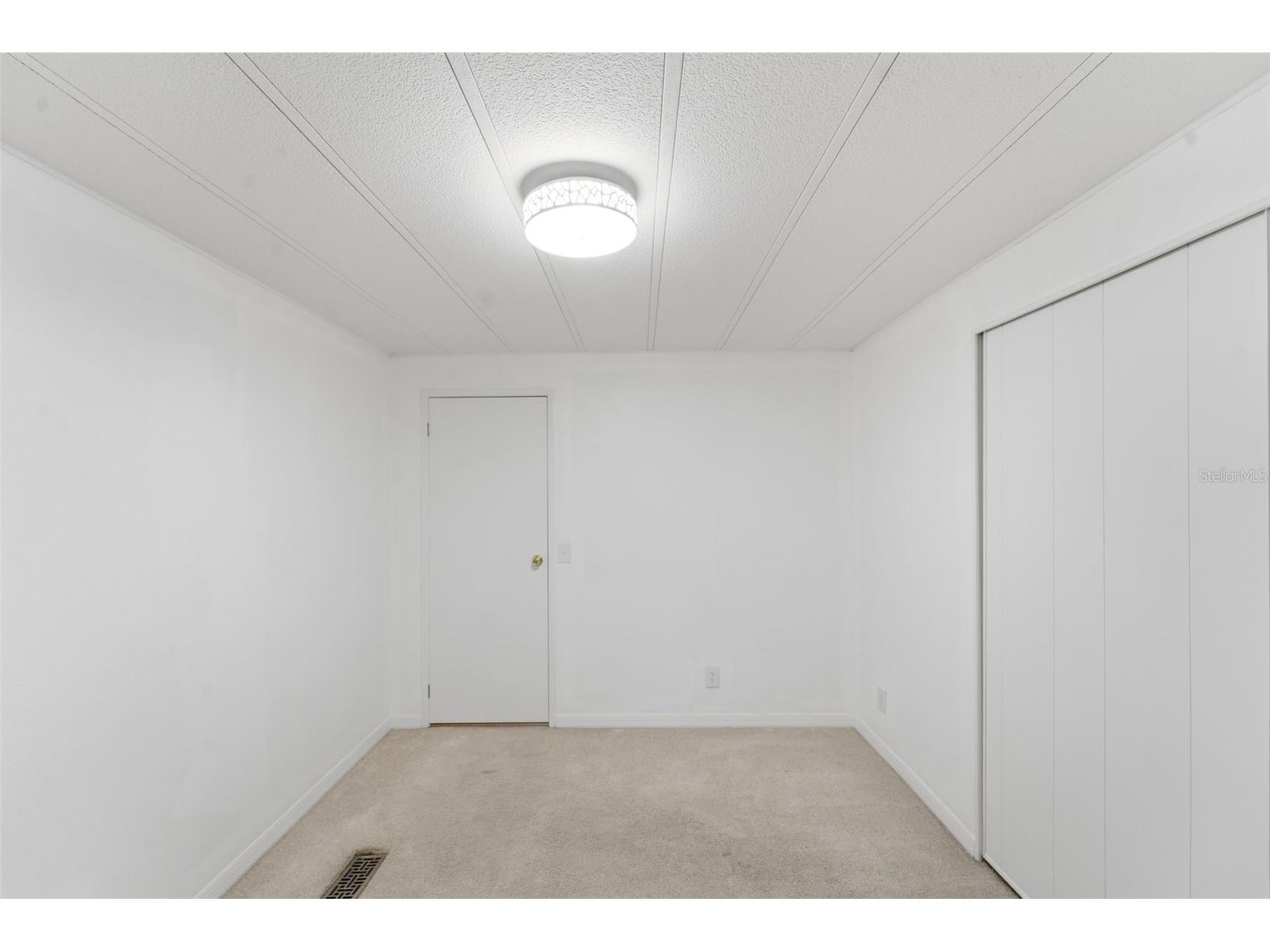 4128 Woodland Circle Deland FL 32724 V4948973 image27