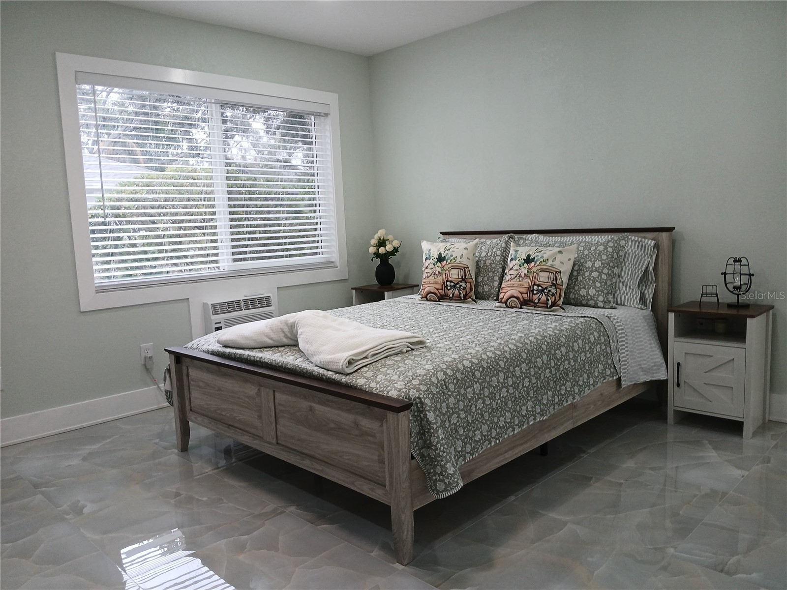 4129 Dolphin Drive #1 Tampa FL 33617 TB8471475 image3