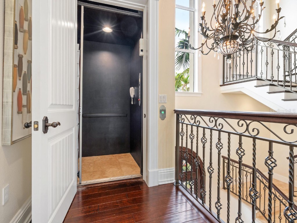 4129 Roberts Point Circle Sarasota FL 34242 A4642942 image25