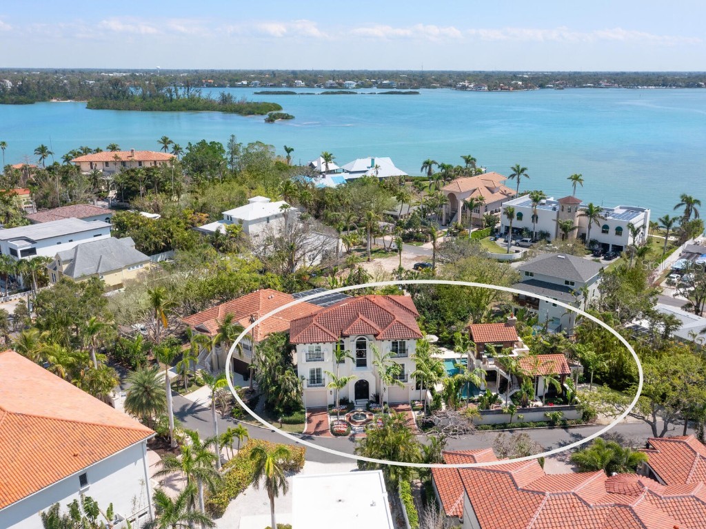 4129 Roberts Point Circle Sarasota FL 34242 A4642942 image3