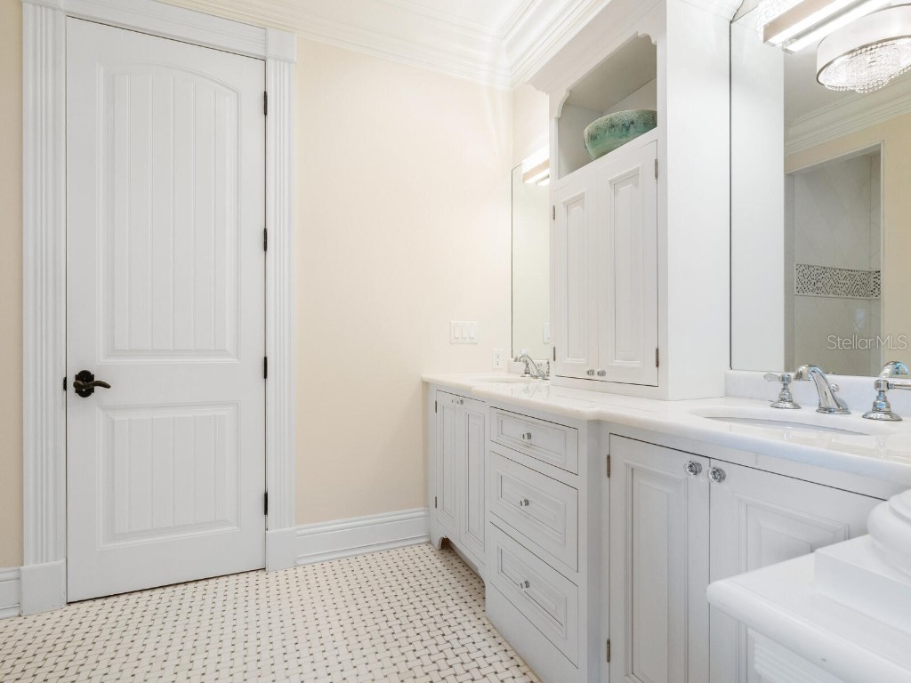 4129 Roberts Point Circle Sarasota FL 34242 A4642942 image30