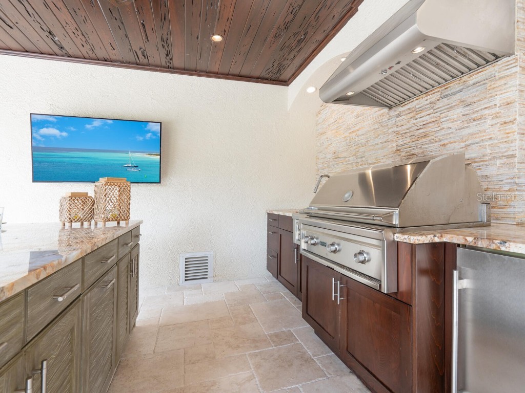 4129 Roberts Point Circle Sarasota FL 34242 A4642942 image38