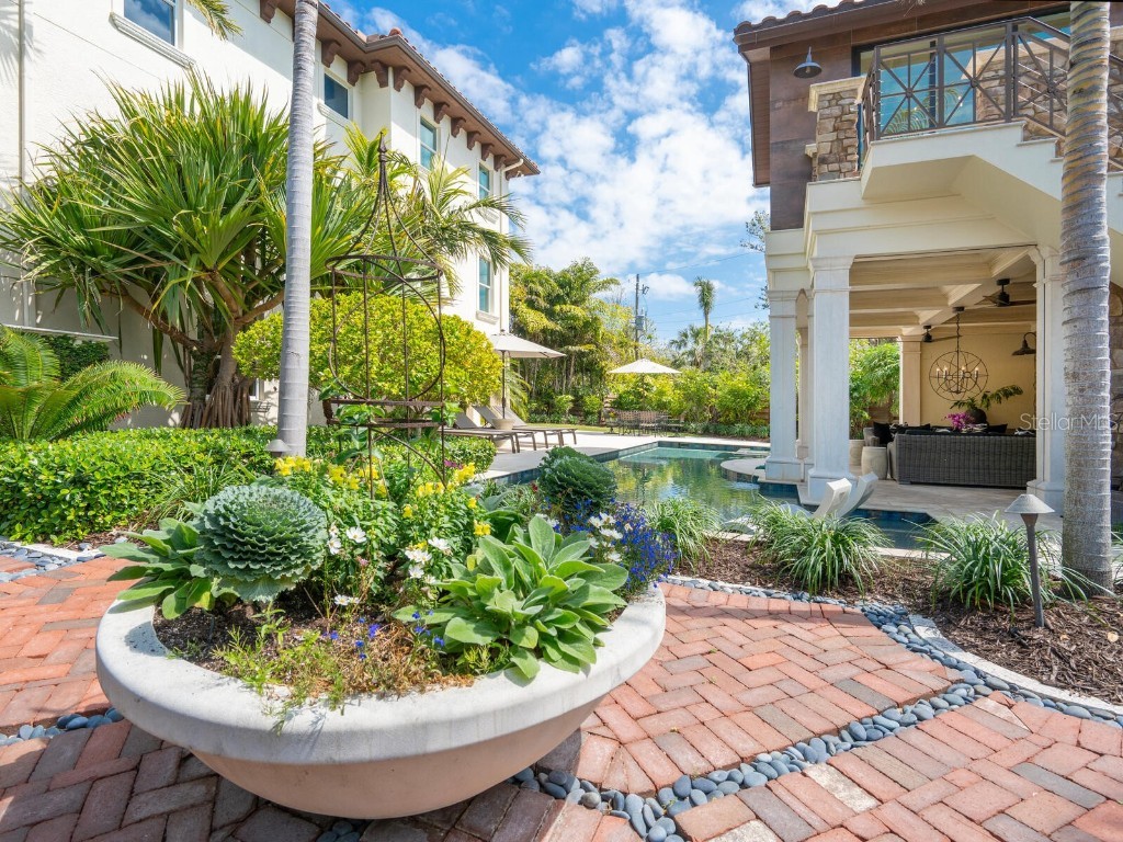 4129 Roberts Point Circle Sarasota FL 34242 A4642942 image45