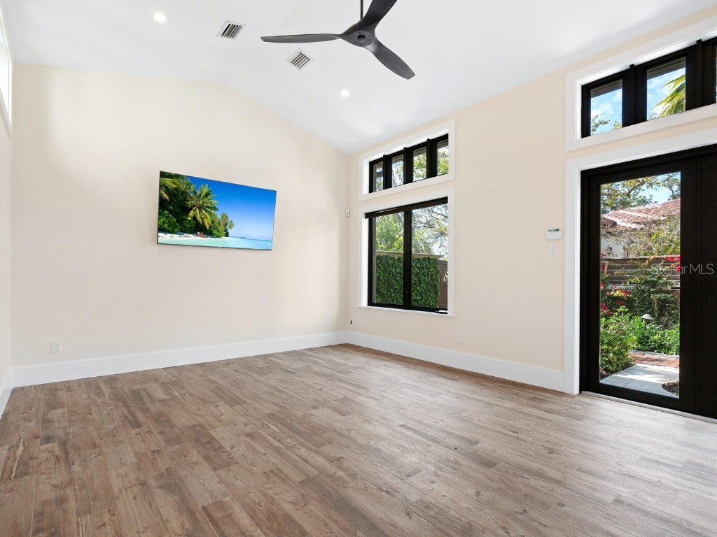 4129 Roberts Point Circle Sarasota FL 34242 A4642942 image48