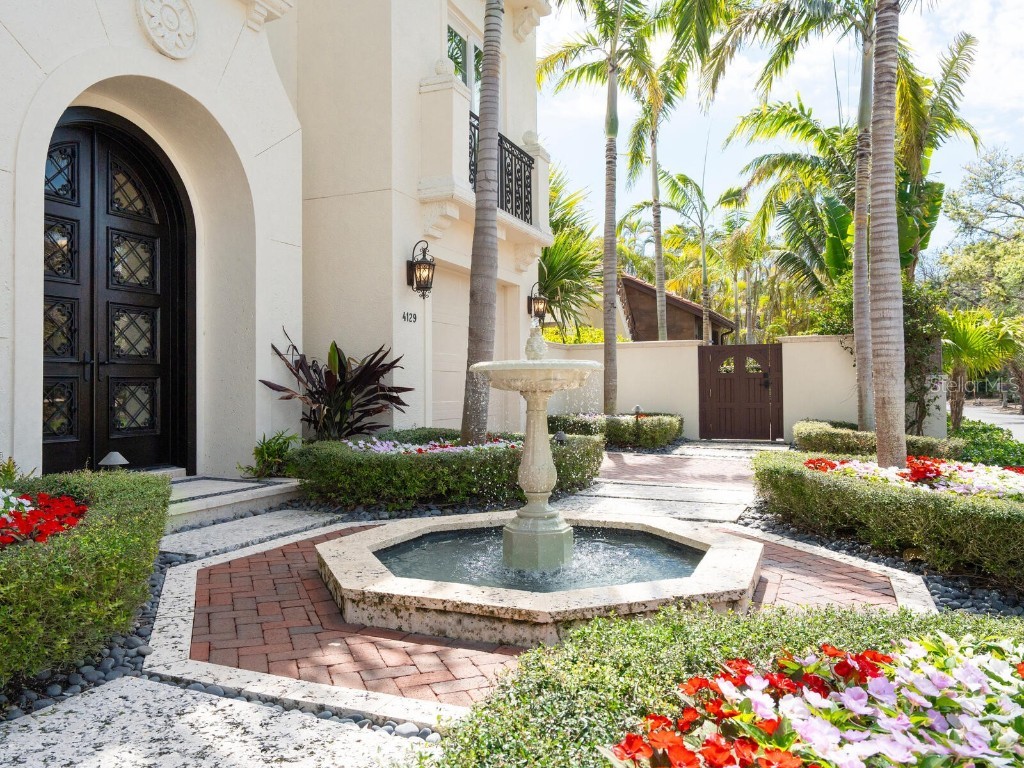 4129 Roberts Point Circle Sarasota FL 34242 A4642942 image5