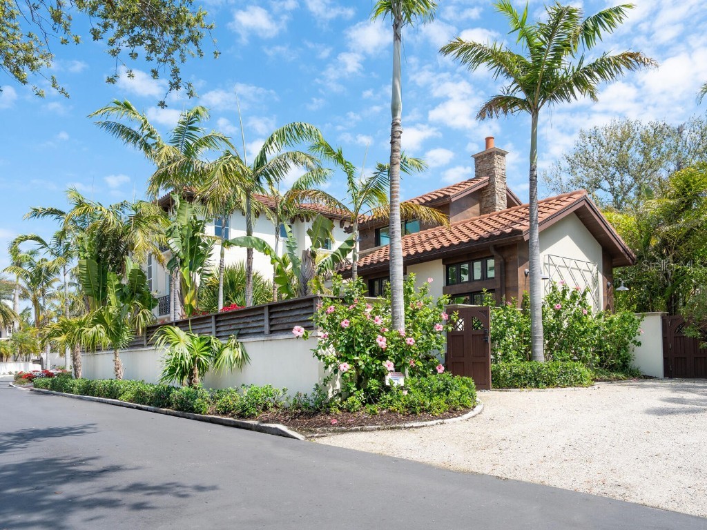 4129 Roberts Point Circle Sarasota FL 34242 A4642942 image50