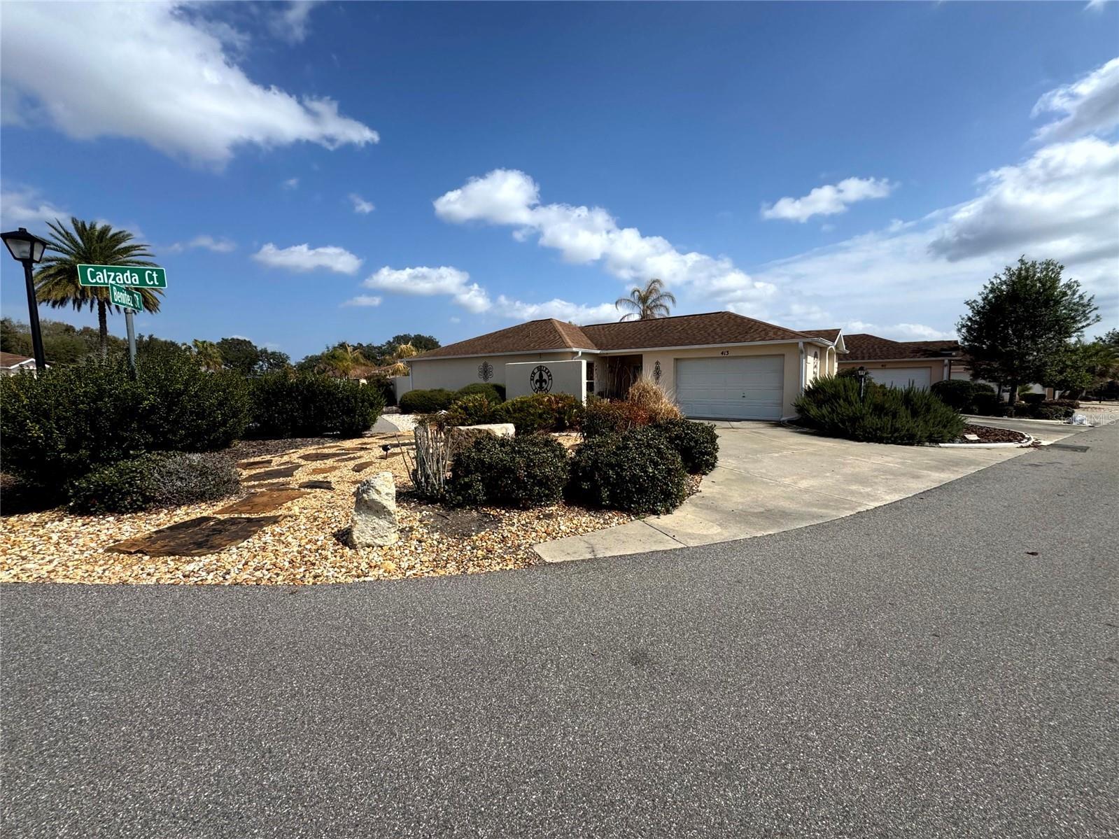 413 Calzada Court Lady Lake FL 32159 O6386064 image1
