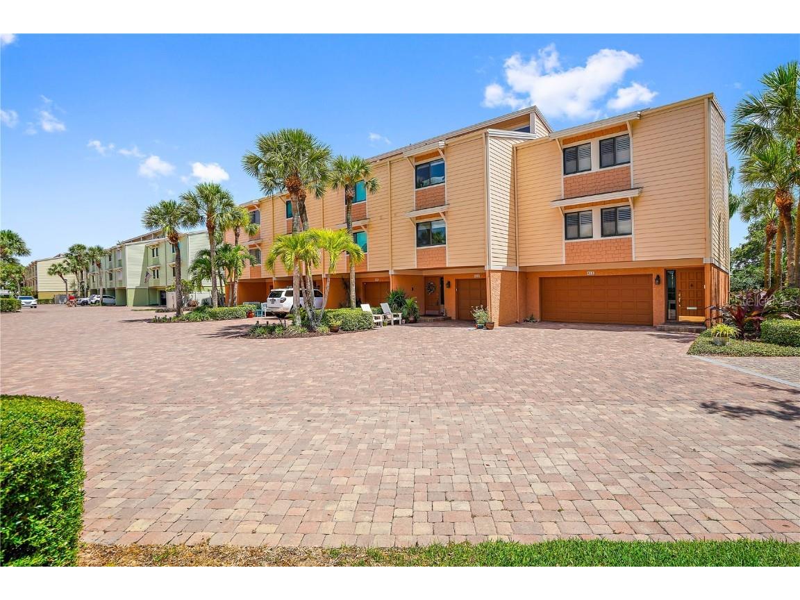 413 Haven Point Drive Treasure Island FL 33706 - BOCA CIEGA BAY U8201837 image1