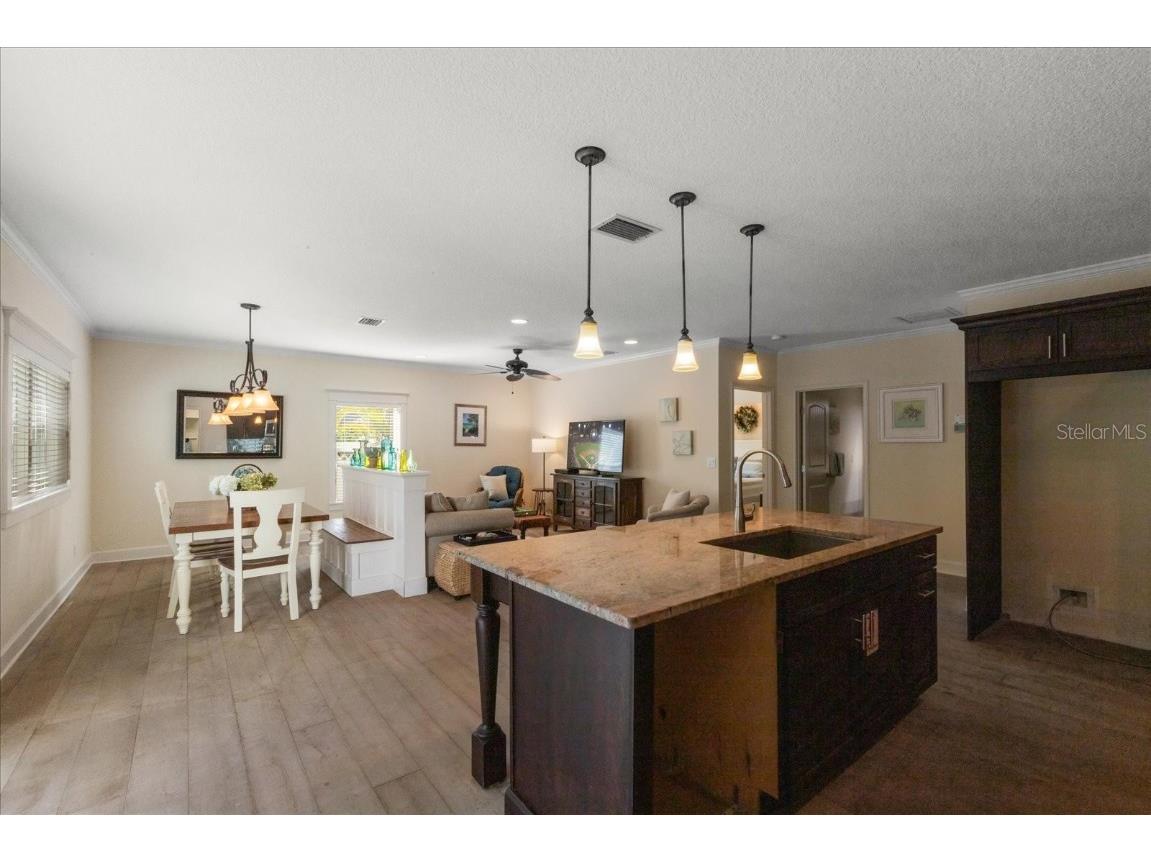 413 Pine Avenue Anna Maria FL 34216 TB8331745 image15