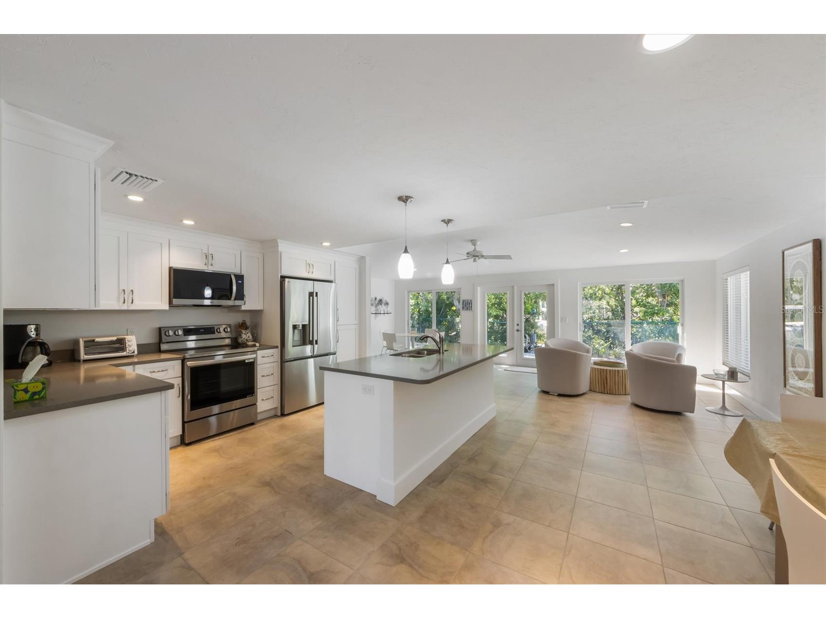413 Poinsettia Road Anna Maria FL 34216 A4677921 image8