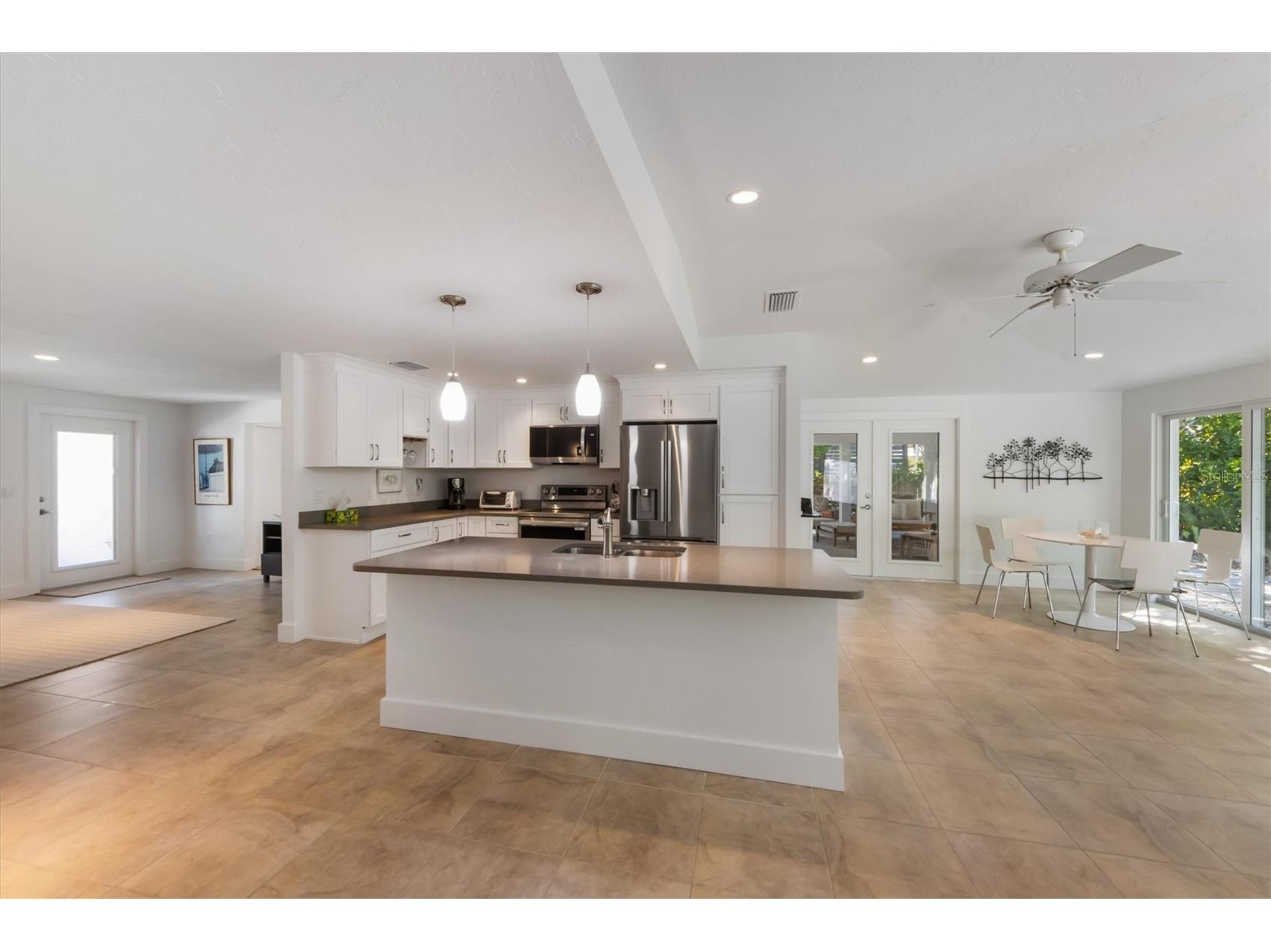 413 Poinsettia Road Anna Maria FL 34216 A4677921 image9