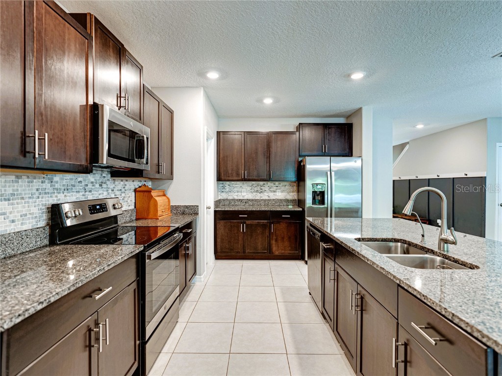 413 Royal Empress Drive Ruskin FL 33570 TB8381293 image3