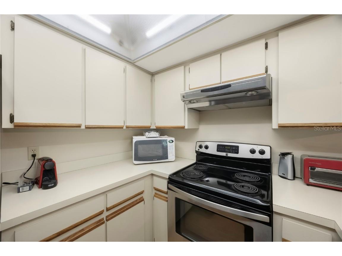 413 Somerset Lane Palm Harbor FL 34684 A4665720 image8