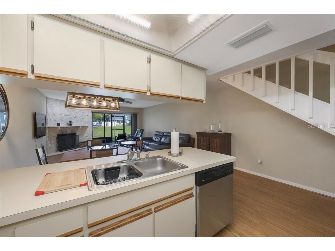 413 Somerset Lane Palm Harbor FL 34684 A4665720 image9