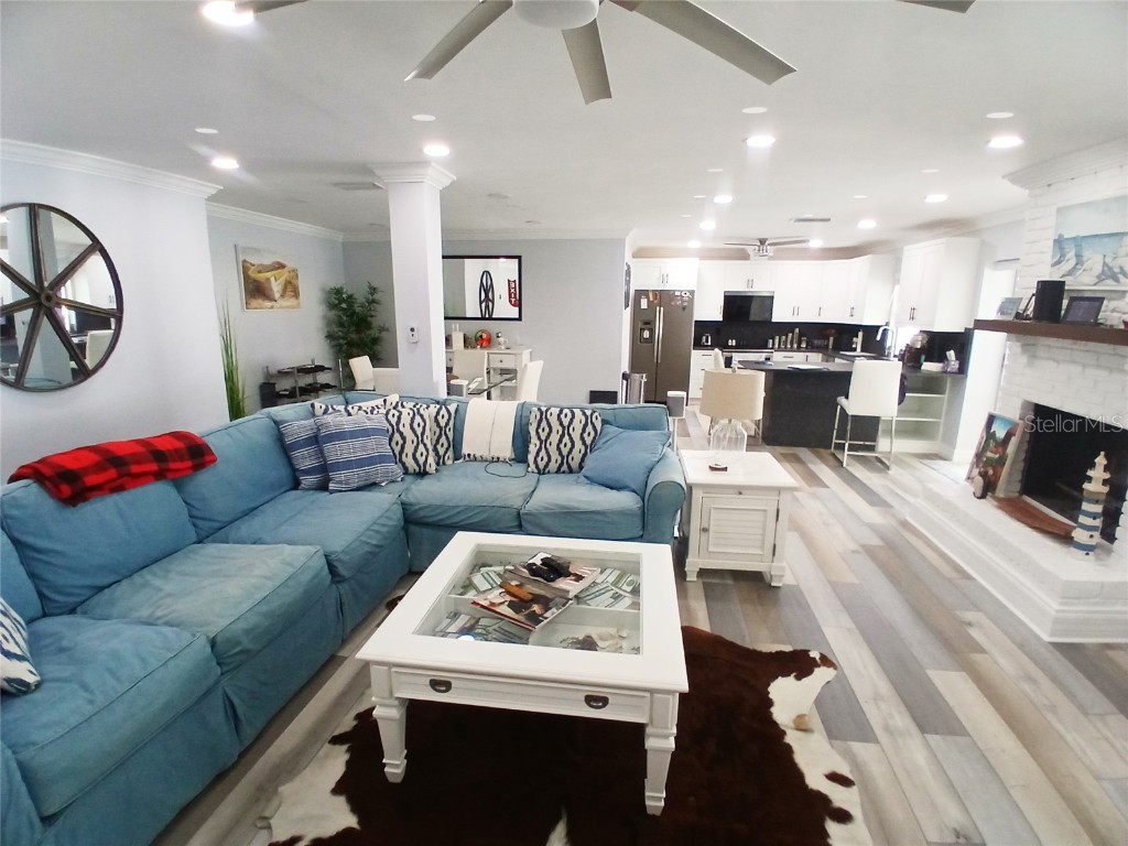 4131 Center Gate Boulevard Sarasota FL 34233 A4665389 image9