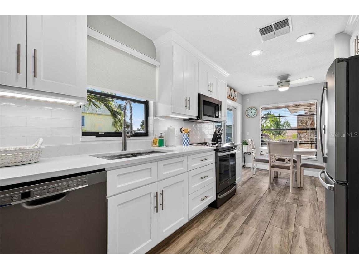 4131 Perry Place New Port Richey FL 34652 W7880627 image10