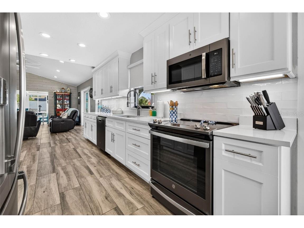 4131 Perry Place New Port Richey FL 34652 W7880627 image7