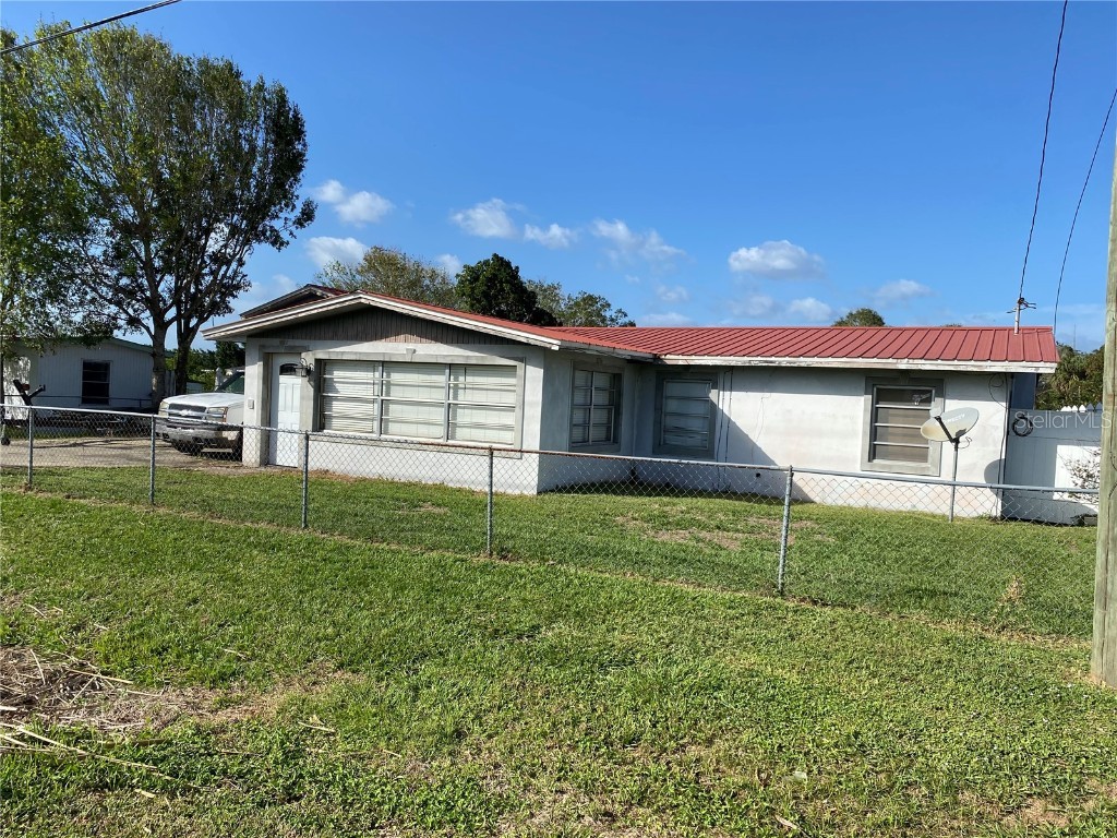 4131 SE 28th Street Okeechobee FL 34974 - TAYLOR CREEK WITH LAKE ACCESS OK222117 image1