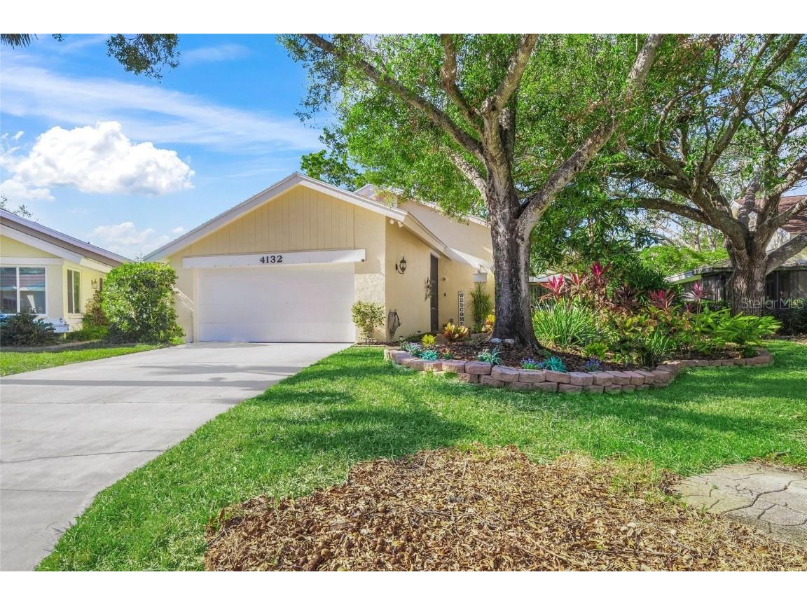 4132 Carriage Circle #12 Sarasota FL 34241 A4631365 image1